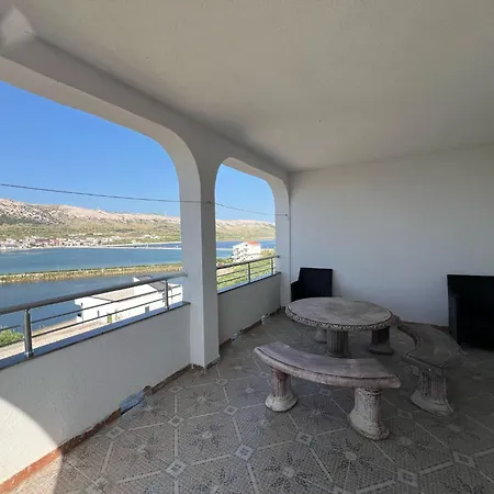 Apartment Andelka Pag Town