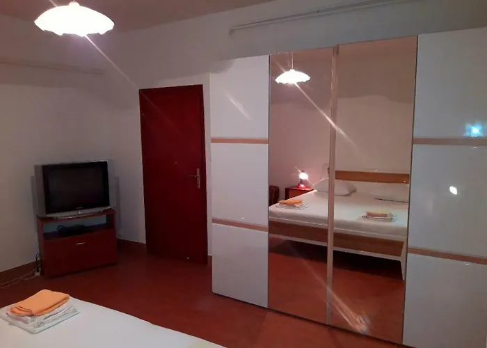 Andelka Apartment Pag Town